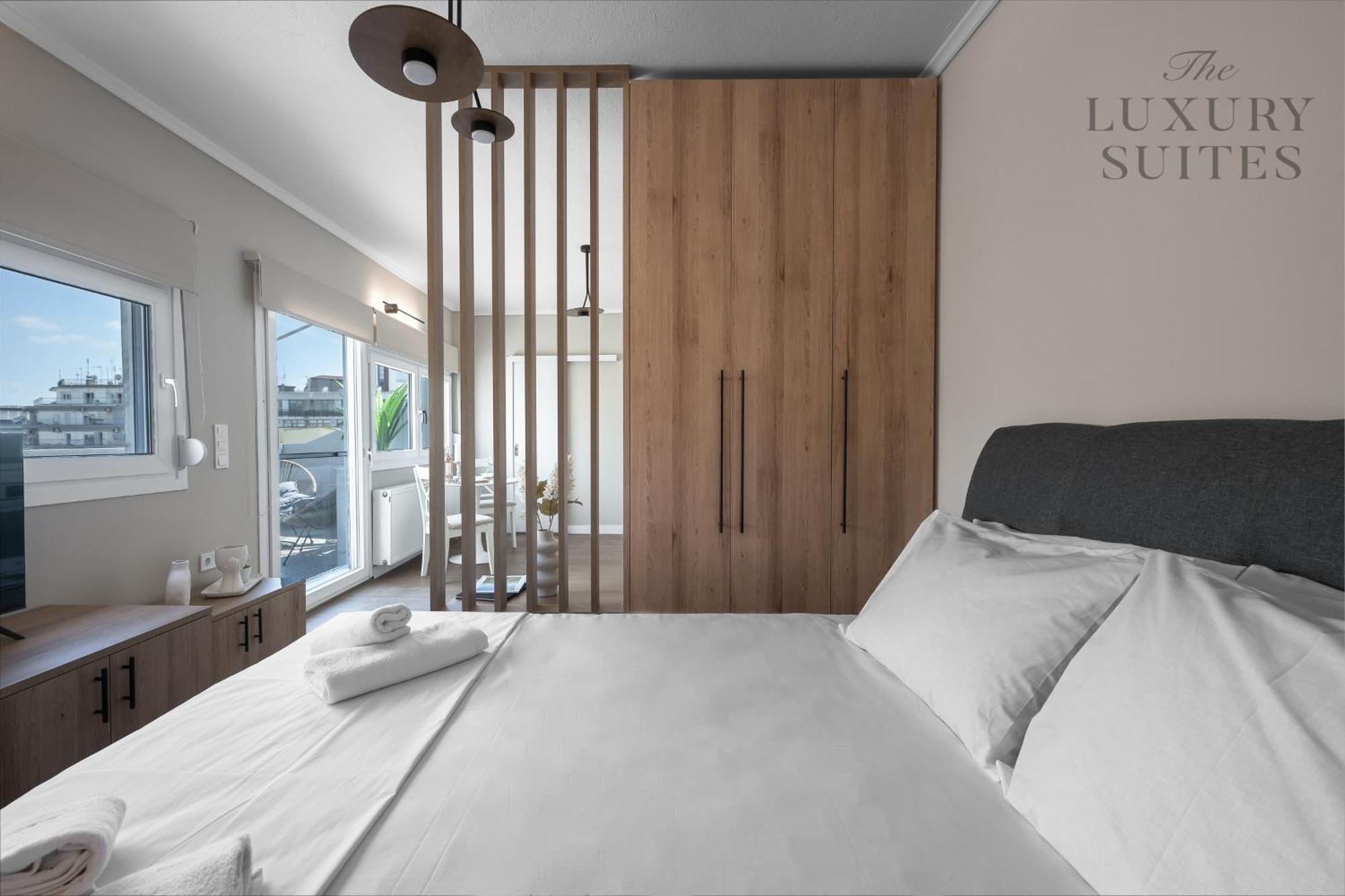 Apartment Nephele Jacuzzi Suites, The Luxury
